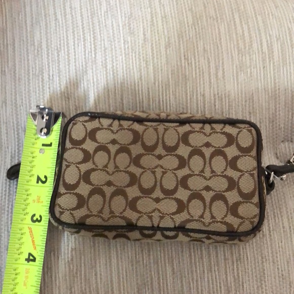 Brand new Coach wristlet - Picture 6 of 7